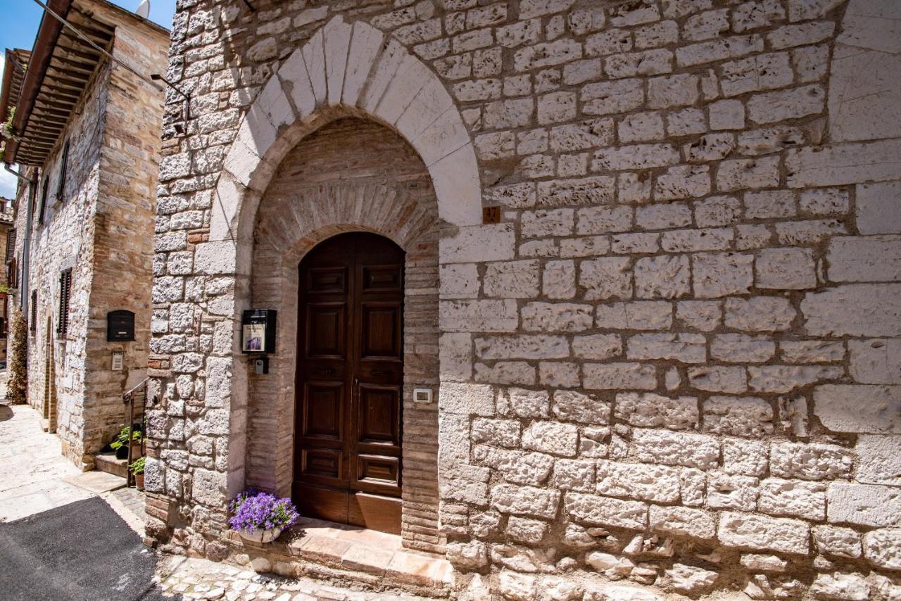 Perfetta Letizia Casa Vacanza Assis Exterior foto