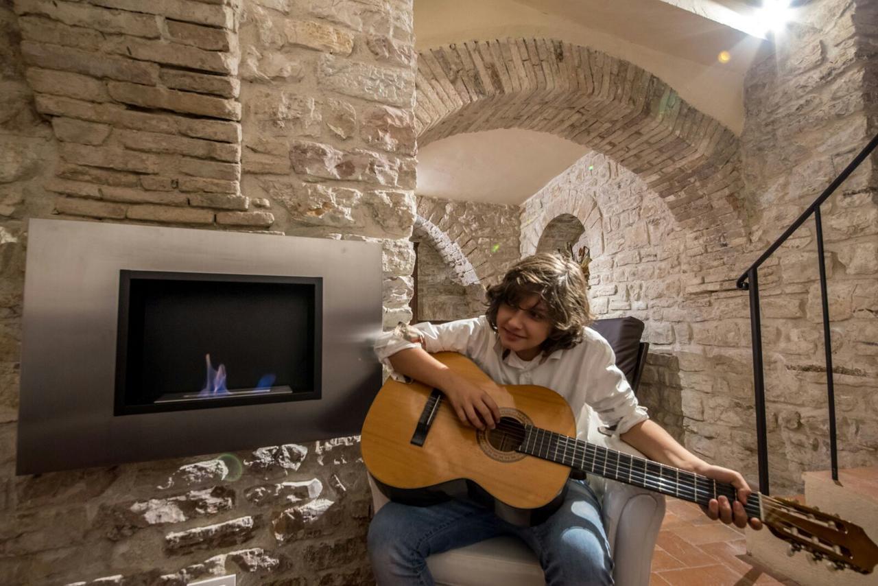 Perfetta Letizia Casa Vacanza Assis Exterior foto